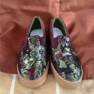 Gola Floral Slip On Sneakers Womens Size 10 Burgundy Green Print Casual Wear